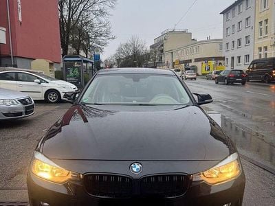 Gebraucht BMW 320 Sport Line 184 PS (135 kW) 2012 Schwarz Limousine