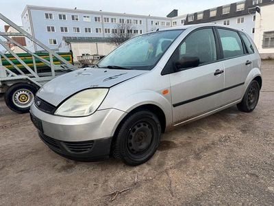 Gebraucht Ford Fiesta 70 PS (51 kW) 2004 Silber Kleinwagen