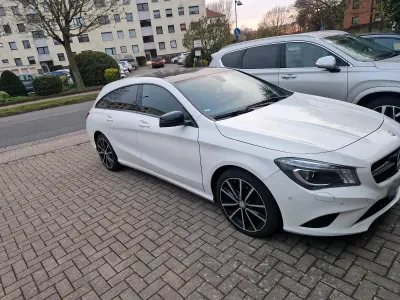 Gebraucht Mercedes CLA220 177 PS (130 kW) 2015 Weiß Limousine