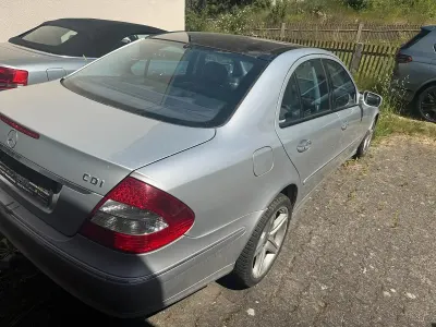 Używany Mercedes E420 314 KM (230 kW) 2008 Srebrny Sedan/Limuzyna
