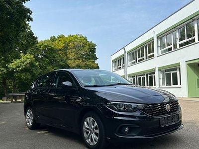 Schwarz Gebraucht 2016 Fiat Tipo Lounge Limousine | 7.200 € (Fairer Preis)