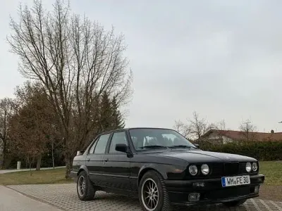 Gebraucht BMW 316 Sport Line 99 PS (72 kW) 1990 Schwarz Limousine