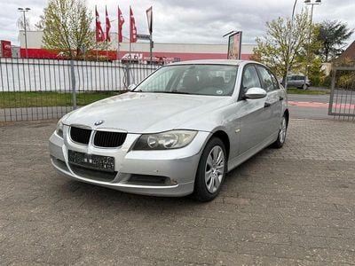 Gebraucht BMW 318 129 PS (94 kW) 2005 Silber Limousine