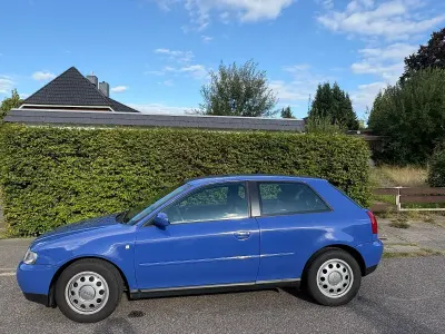 Second-hand Audi A3 Attraction 101 CP (74 kW) 2000 Albastru Hatchback
