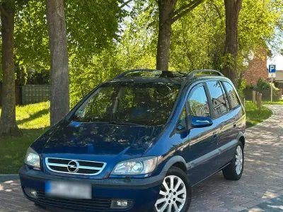 Usata Opel Zafira 150 CV (110 kW) 2003 Blu Monovolume