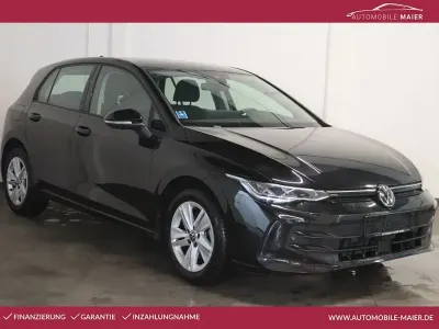 Gebraucht VW Golf VIII Life 116 PS (85 kW) 2025 Grenadillschwarz metallic Limousine