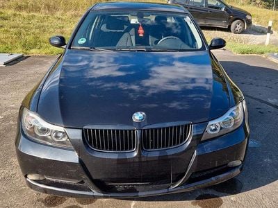 Gebraucht BMW 318 129 PS (94 kW) 2006 Schwarz Limousine