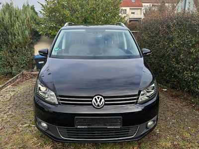 Schwarz Gebraucht 2012 VW Touran Highline Van / Kleinbus | 9.500 € (Fairer Preis)