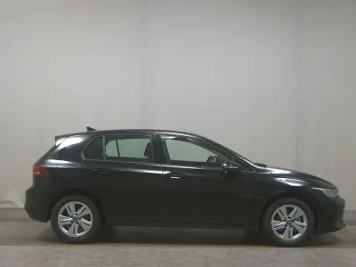 Gebraucht VW Golf VIII Life 150 PS (110 kW) 2025 Schwarz Limousine