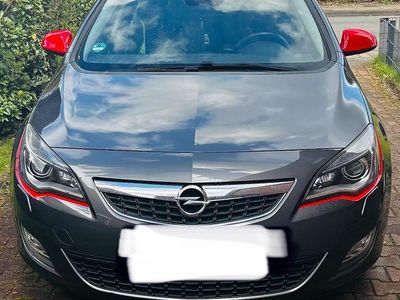 Gebraucht Opel Astra Innovation 140 PS (102 kW) 2011 Silber Limousine