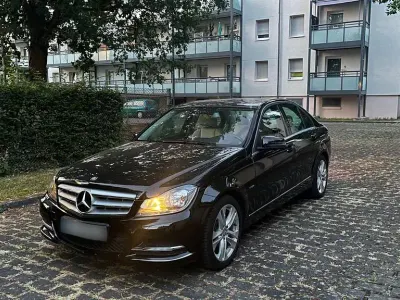 Gebraucht Mercedes C180 Elegance 156 PS (114 kW) 2012 Schwarz Limousine