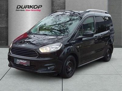 Gebraucht Ford Tourneo Courier Titanium 101 PS (74 kW) 2017 Iridiumschwarz metallic Van / Kleinbus