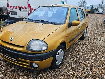 Gebraucht Renault Clio II 75 PS (55 kW) 1998 Gold Limousine