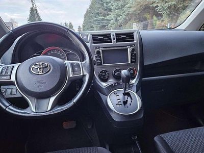 Usata Toyota Verso-S Club 99 CV (72 kW) 2011 Grigio Monovolume