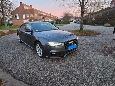Grau Gebraucht 2017 Audi A5 S-Line Coupé | 22.600 € (Etwas zu teuer)