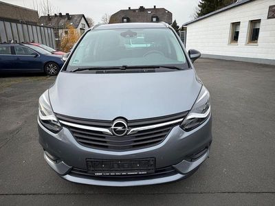 Grau Gebraucht 2018 Opel Zafira Tourer Van / Kleinbus | 11.400 € (Fairer Preis)