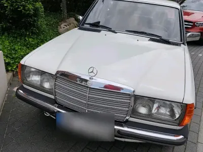 Gebraucht Mercedes 200 109 PS (80 kW) 1983 Weiß Limousine