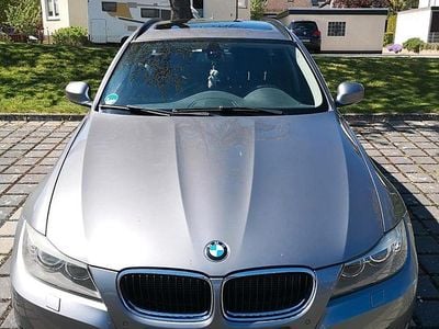 Usata BMW 318 143 CV (105 kW) 2010 Grigio Station wagon
