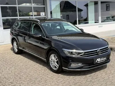 Gebraucht VW Passat Highline 150 PS (110 kW) 2021 Schwarz Kombi
