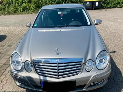 Usata Mercedes E200 184 CV (135 kW) 2006 Argento Berlina