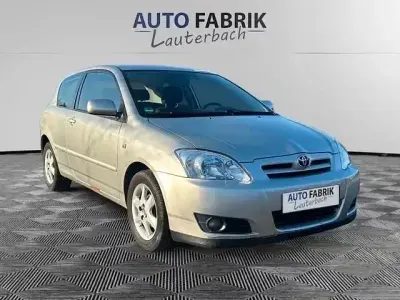 Usata Toyota Corolla Edition 110 CV (80 kW) 2006 Argento Utilitaria