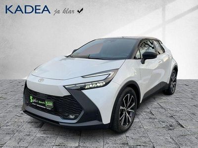 Neu Toyota C-HR Team 197 PS (144 kW) 2025 Platinum white pearl mc (089)/ SUV