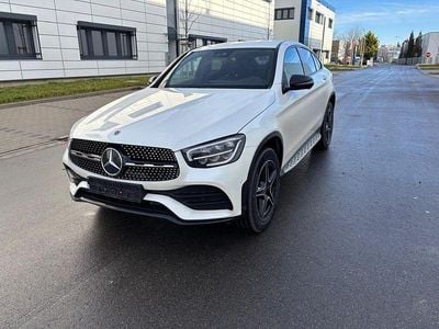 Weiß Gebraucht 2022 Mercedes GLC300 AMG line Limousine | 39.990 €