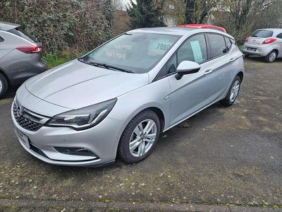 Silber Gebraucht 2017 Opel Astra Dynamic Limousine | 7.990 € (Fairer Preis)