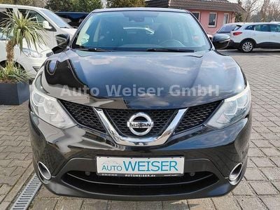 Gebraucht Nissan Qashqai Acenta 132 PS (97 kW) 2015 Schwarz SUV