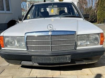 Usata Mercedes 190 102 CV (75 kW) 1986 Bianco Berlina