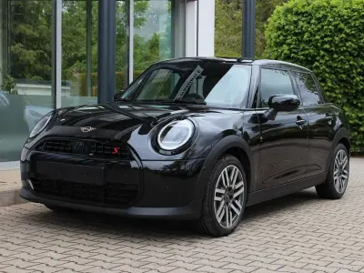 Używany Mini Cooper S Classic 204 KM (150 kW) 2025 Czarny Hatchback