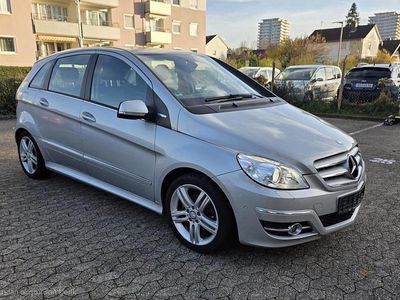 Gebraucht Mercedes B160 95 PS (69 kW) 2009 Silber Van / Kleinbus