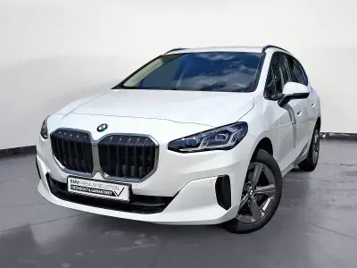 Gebraucht BMW 220 Active Tourer Performance 170 PS (125 kW) 2025 Weiß Van / Kleinbus