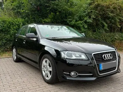 Gebraucht Audi A3 Attraction 105 PS (77 kW) 2012 Schwarz Kleinwagen