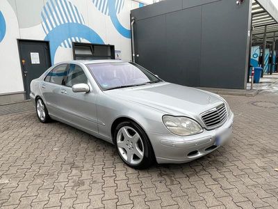 Second-hand Mercedes S500 299 CP (219 kW) 1999 Argintiu Berlinǎ
