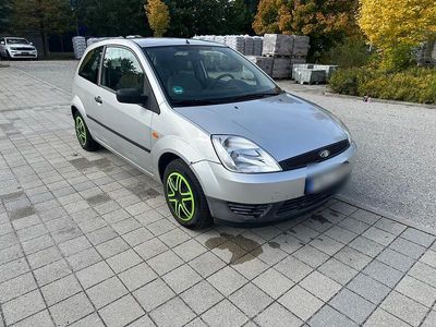 Gebraucht Ford Fiesta 80 PS (58 kW) 2008 Grau Kleinwagen