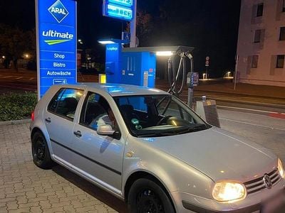 Second-hand VW Golf III 90 CP (66 kW) 1999 Argintiu Berlinǎ