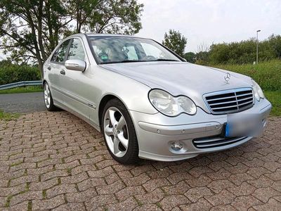 Mercedes 220