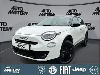 Neu Fiat 600 101 PS (74 kW) 2026 Weiß (weiß) SUV