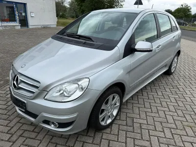 Gebraucht Mercedes B200 136 PS (100 kW) 2011 Silber Kleinwagen