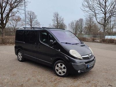 Usata Opel Vivaro 145 CV (106 kW) 2011 Nero Monovolume