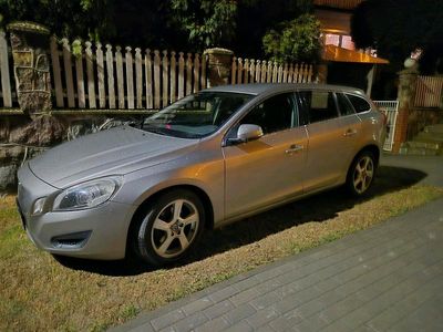 Gebraucht Volvo V60 163 PS (119 kW) 2011 Gold Kombi