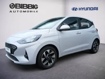 Gebraucht Hyundai i10 Trend 67 PS (49 kW) 2023 Grau Kleinwagen