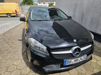 Gebraucht Mercedes A160 102 PS (75 kW) 2016 Schwarz Limousine