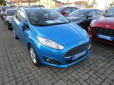 Gebraucht Ford Fiesta Titanium 101 PS (74 kW) 2015 Aruba blau Limousine