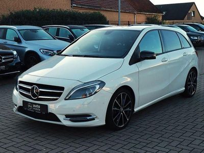 Gebraucht Mercedes B180 109 PS (80 kW) 2014 Weiß Van / Kleinbus