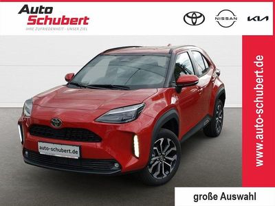 Neu Toyota Yaris Cross 131 PS (96 kW) 2025 Rot SUV
