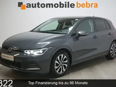 Używany VW Golf VIII Active 150 KM (110 kW) 2022 Szary Sedan/Limuzyna