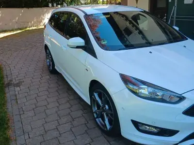 Usata Ford Focus ST-Line 140 CV (102 kW) 2018 Bianco Berlina