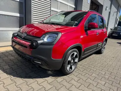 Nuova Fiat Panda Cross 65 CV (47 kW) 2026 Rosso Utilitaria